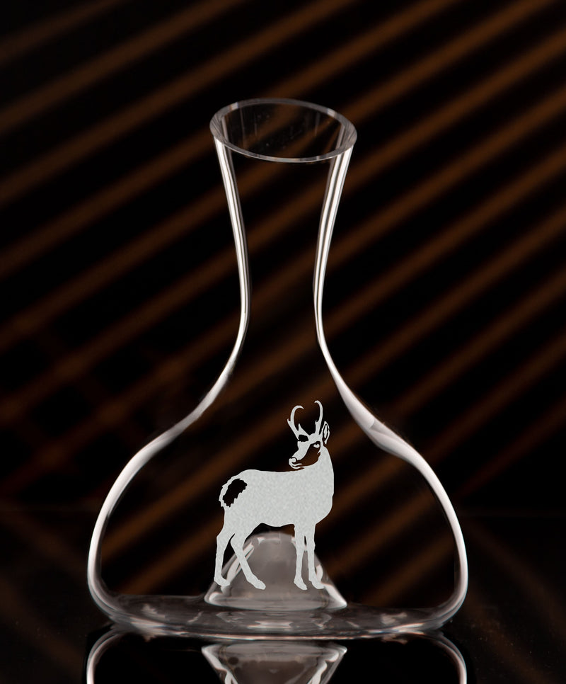 GL204; Glass Wine Carafe w/Punt